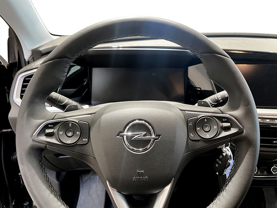 Bild på Opel Grandland GS 1.2 PT 130hk Aut B-KAMERA CARPLAY