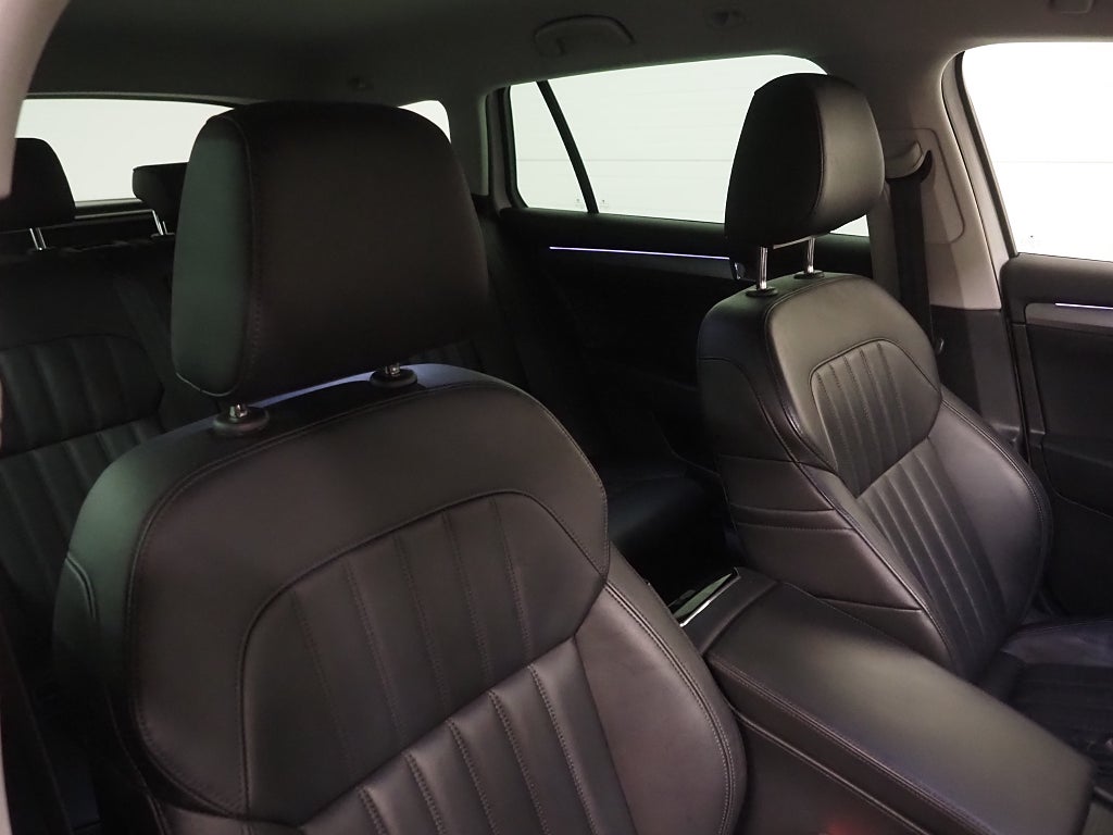 Skoda Superb Kombi 1.5 TSI Business Edt Drag P-Värm B-Kam 2019