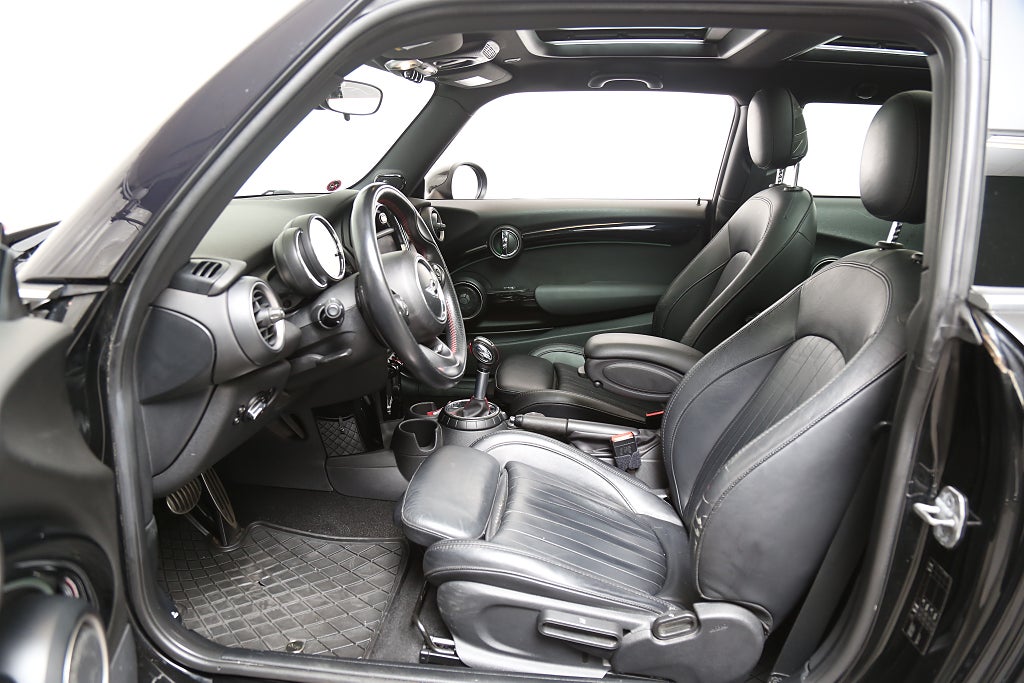 MINI Cooper S 192hk Automat 3-dörrars H/K Navi Läder Panorama 2015