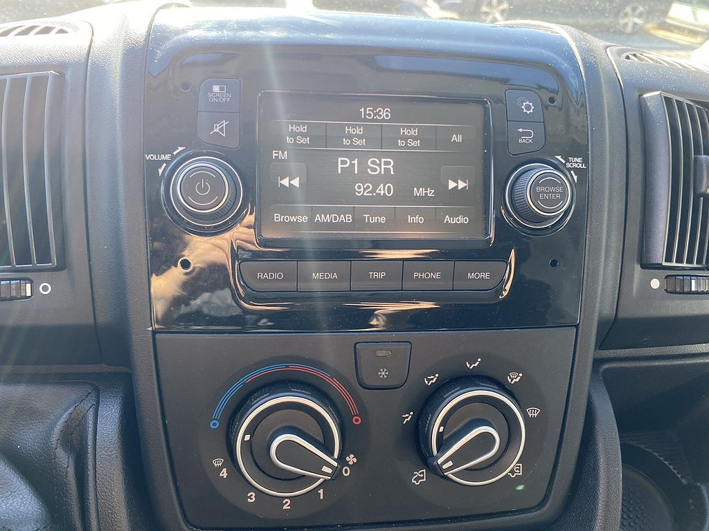 Bild på Peugeot Boxer PRO+ L3H2 335 2.2 BlueHDi 140hk Back-kamera