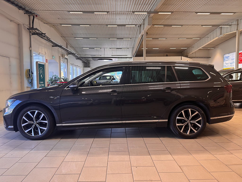 Volkswagen Passat 2022 - miniatyr 2