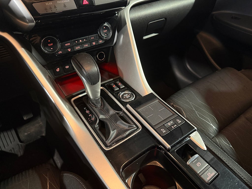 Mitsubishi Eclipse Cross 1.5 CVT Intense | 360-Kam | Värmare