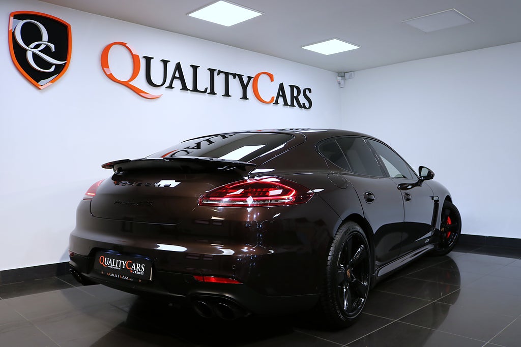 Porsche Panamera 2015 - miniatyr 2