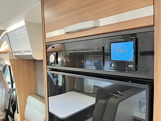 Husbil-halvintegrerad Adria MATRIX PLUS 670 SL 14 av 19