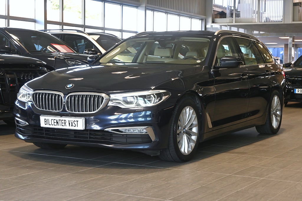 BMW 540 d xDrive Touring 320hk Luxury *HJULKAMPANJ* Värmare Drag