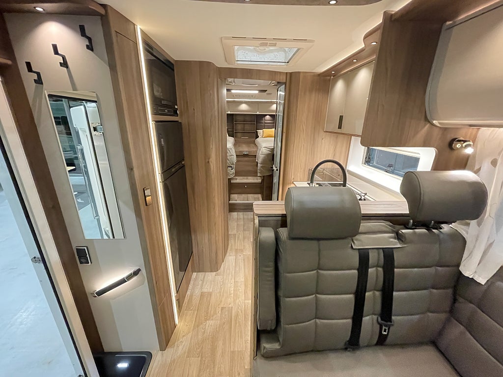 Kabe TMRI 830 LGB Imperial /Drag/Cinderella/Bakhjulsdriven 190hk - Kabe