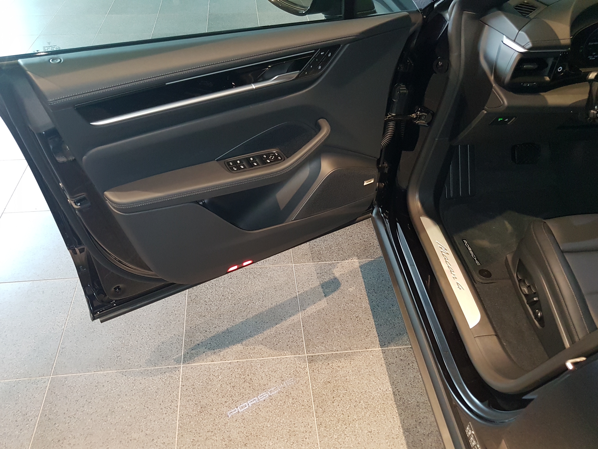 Porsche Macan 4 Electric Se Spec MOMS 2025, kuva 7/42