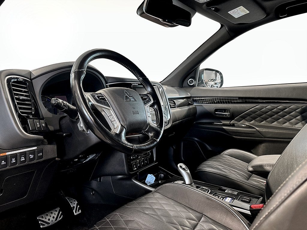 Bild på Mitsubishi Outlander S-Edition PHEV CVT 224hk Aut AWD - B-KAMERA, DRAG