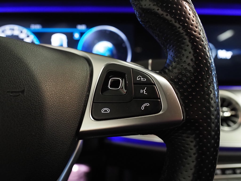 Mercedes-Benz E 200 4MATIC Coupé Aut AMG Burmester Pano Widescreen Navi 2018
