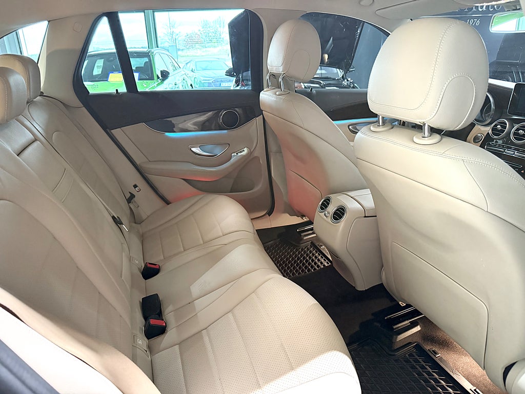 Mercedes-Benz GLC 220 d 4MATIC Exclusive Värmare Läder Drag - bild 21