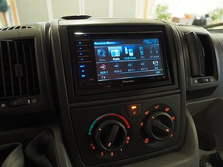 Husbil-halvintegrerad Hymer T 674 SL 7 av 19