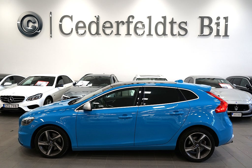 Volvo V40 D4 190hk R-Design Panorama Navi V-hjul Kam-bytt