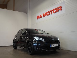 Halvkombi Toyota Yaris 3 av 21