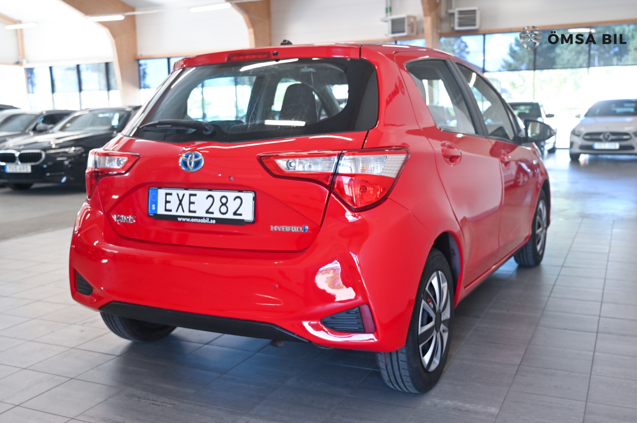 Toyota Yaris Hybrid e-CVT Life Euro 6 2017, kuva 4/46