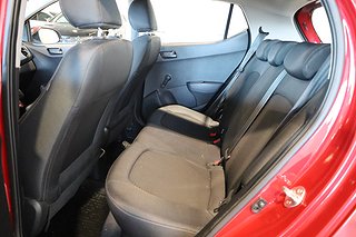 Halvkombi Hyundai i10 10 av 20