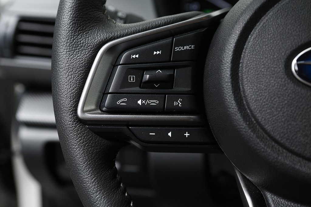 Subaru Crosstrek e-Boxer Limited AWD | Moms 2024