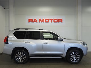 SUV Toyota Land Cruiser 7 av 29