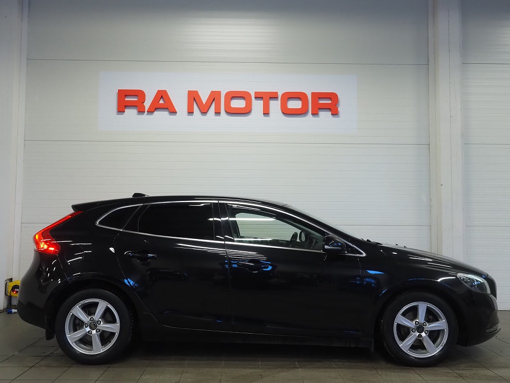 Volvo V40 D2 115hk Momentum Backkamera D-Värmare Kamrem bytt 2014