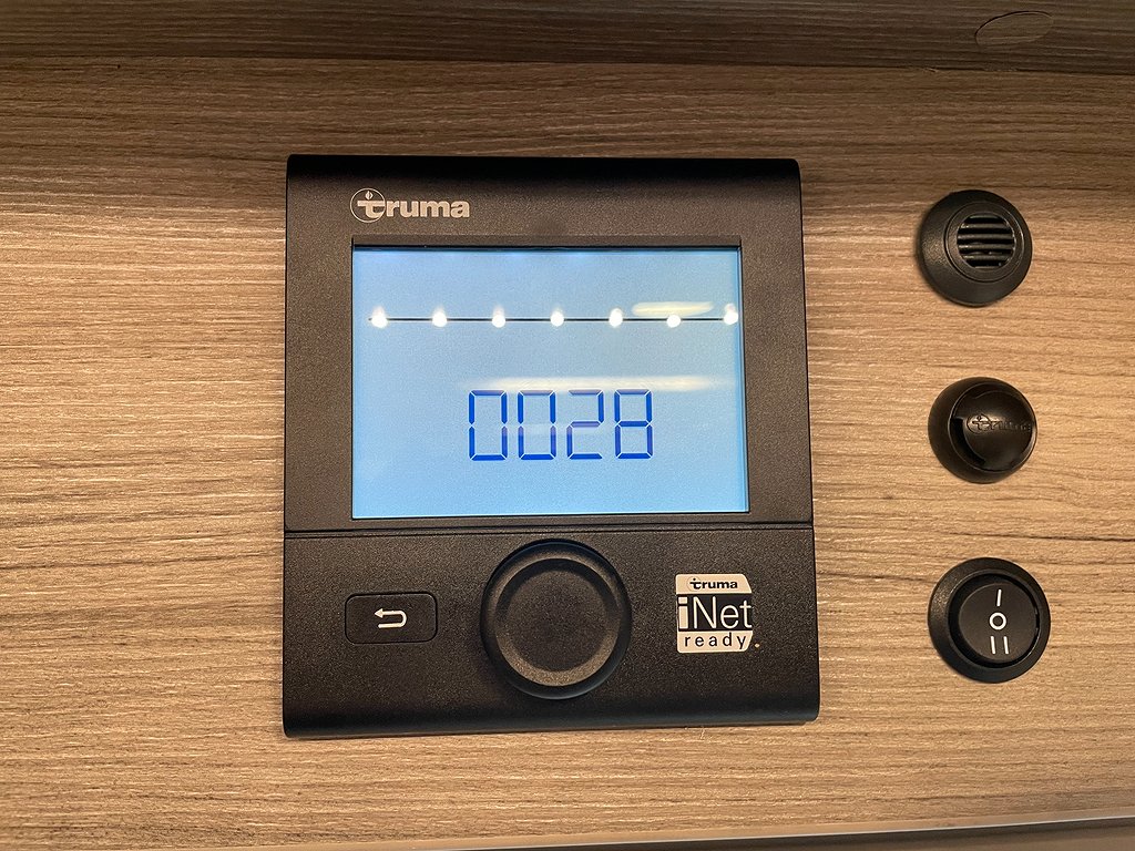 Knaus Sky TI 700 MEB /Hyd-stöd/AC bodel/Solcell/Badrum bak - Knaus