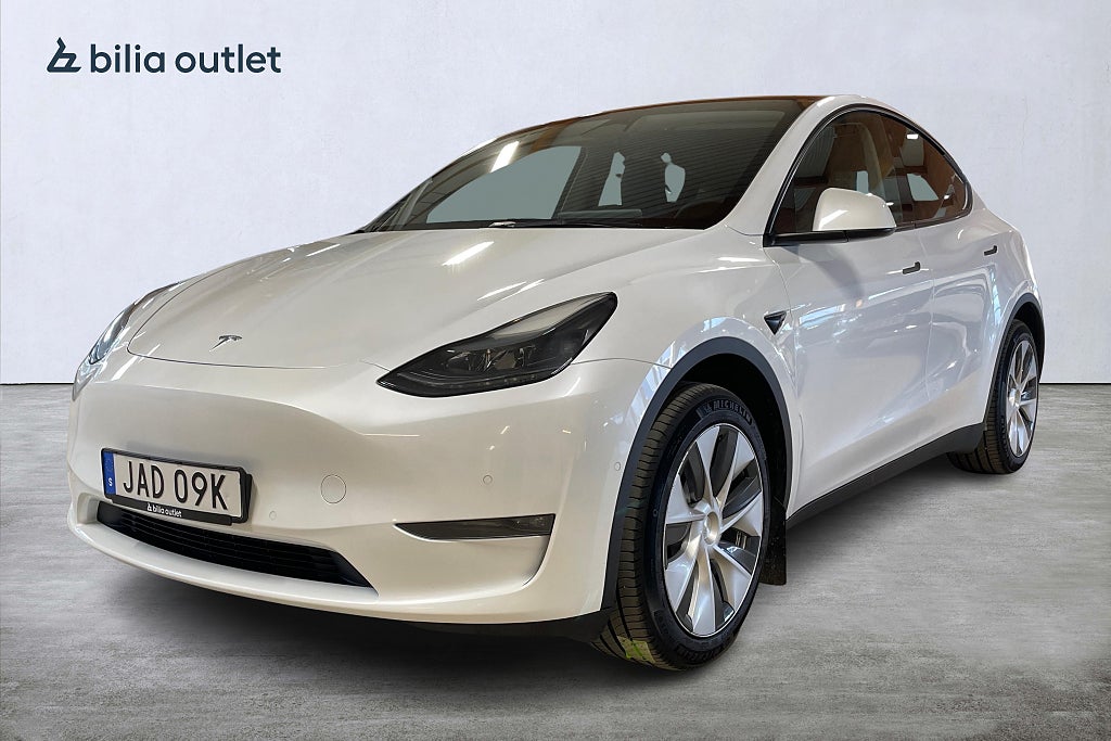 Tesla Model Y Long Range AWD / 1-ägare / Panorama / B-Kamera / Navi