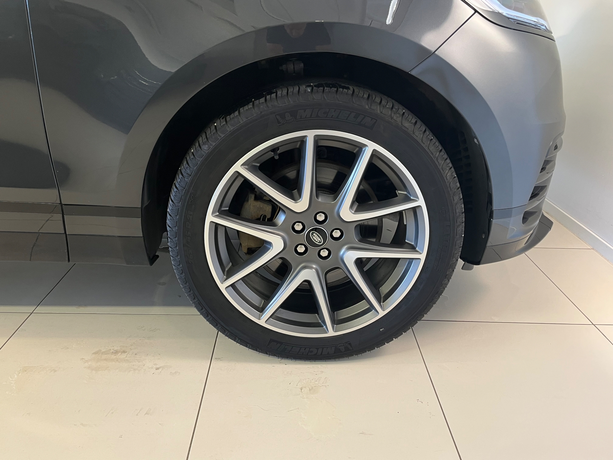 Land Rover Range Rover Velar 2024, photo 7/25