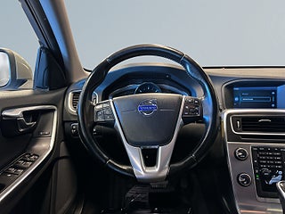 Volvo V60 D4 AWD Geartronic Momentum Drag/MoK-värm/Psens/SoV-Hjul – bild 9