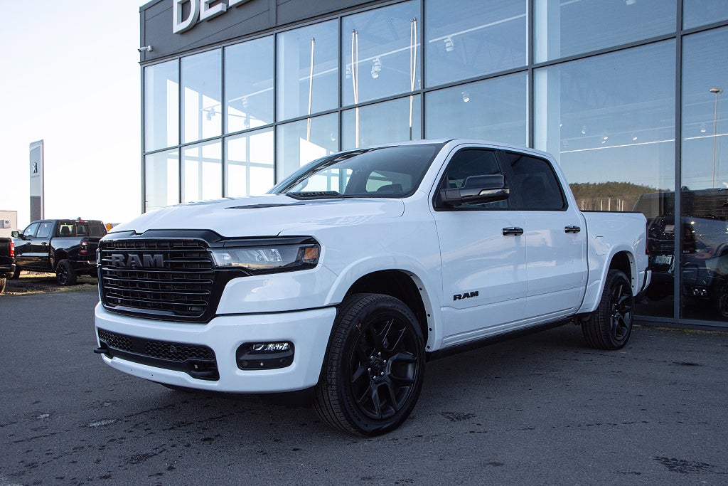 Dodge RAM 1500 Laramie Night Premium 426 hk E85 LÅG SKATT