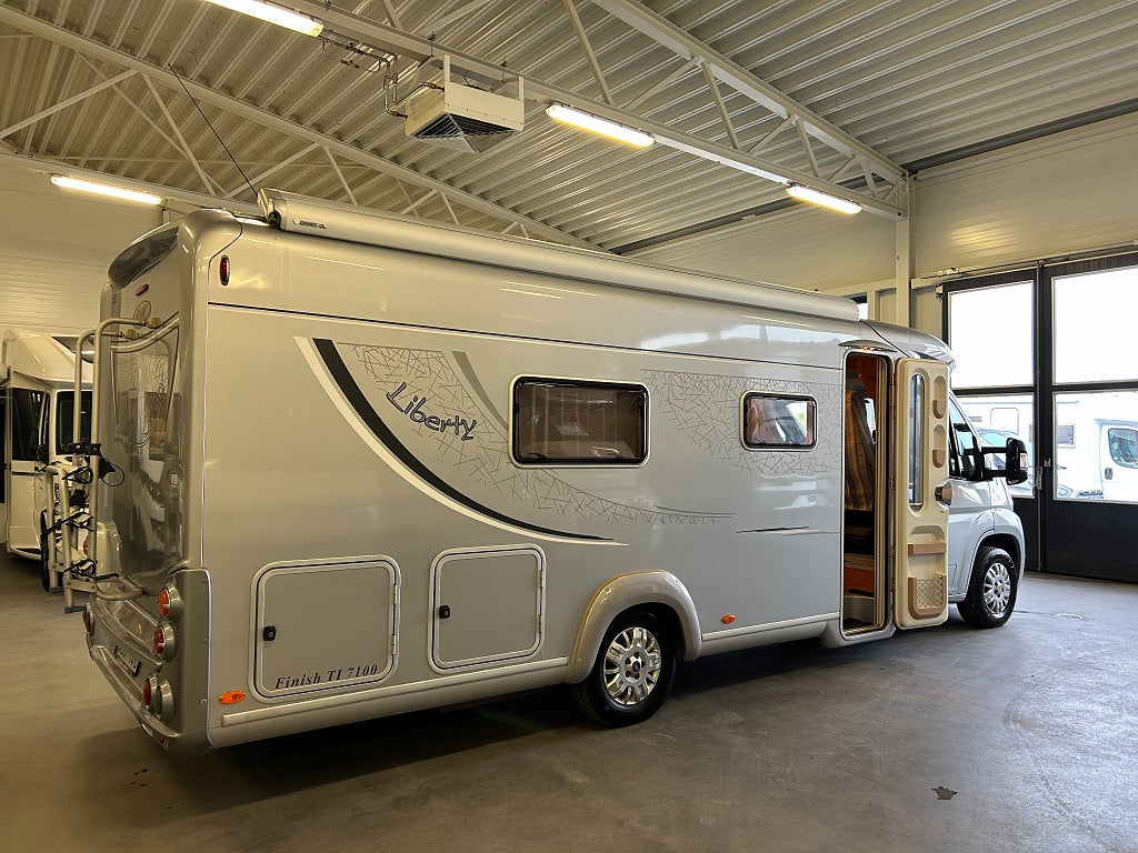 LMC LIBERTY FINISH TI 7100 / ALDE / Kamkedja / Ugn / Solcell - LMC