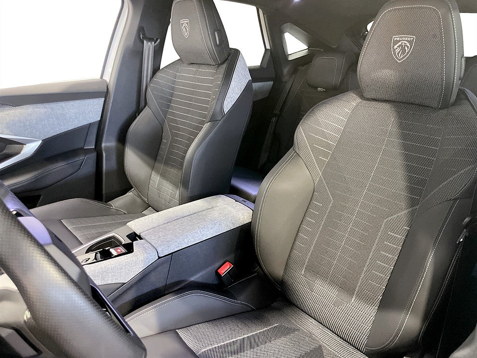 Bild på Peugeot 3008 GT Hybrid 145hk Aut B-KAMERA CARPLAY