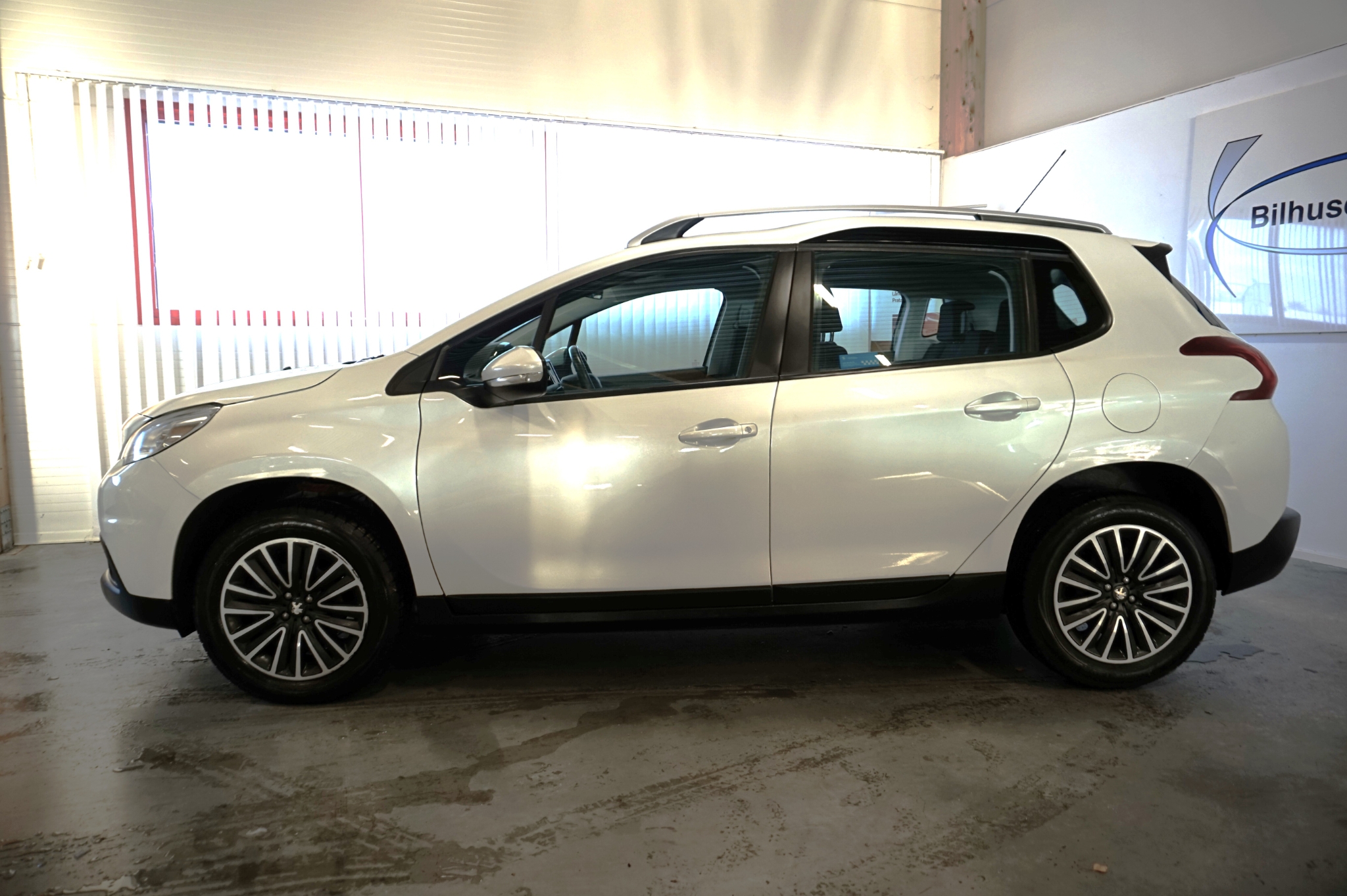 Peugeot 2008 1.2 VTi Euro 6 2016, bild 2/46
