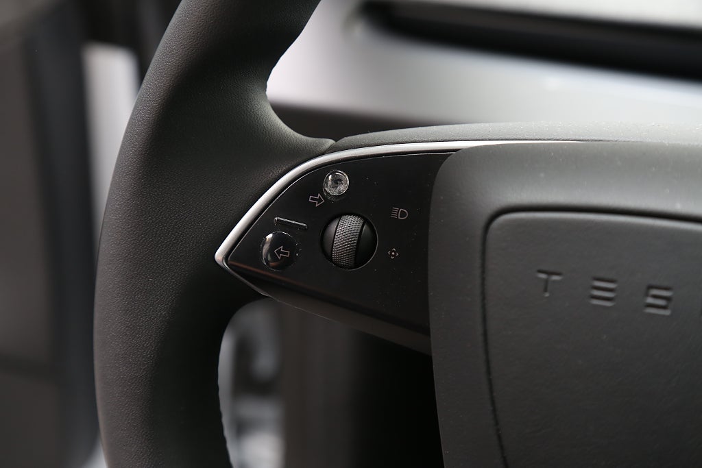 Tesla Model 3 Standard Range Highland Autopilot Panorama Facelift 2024