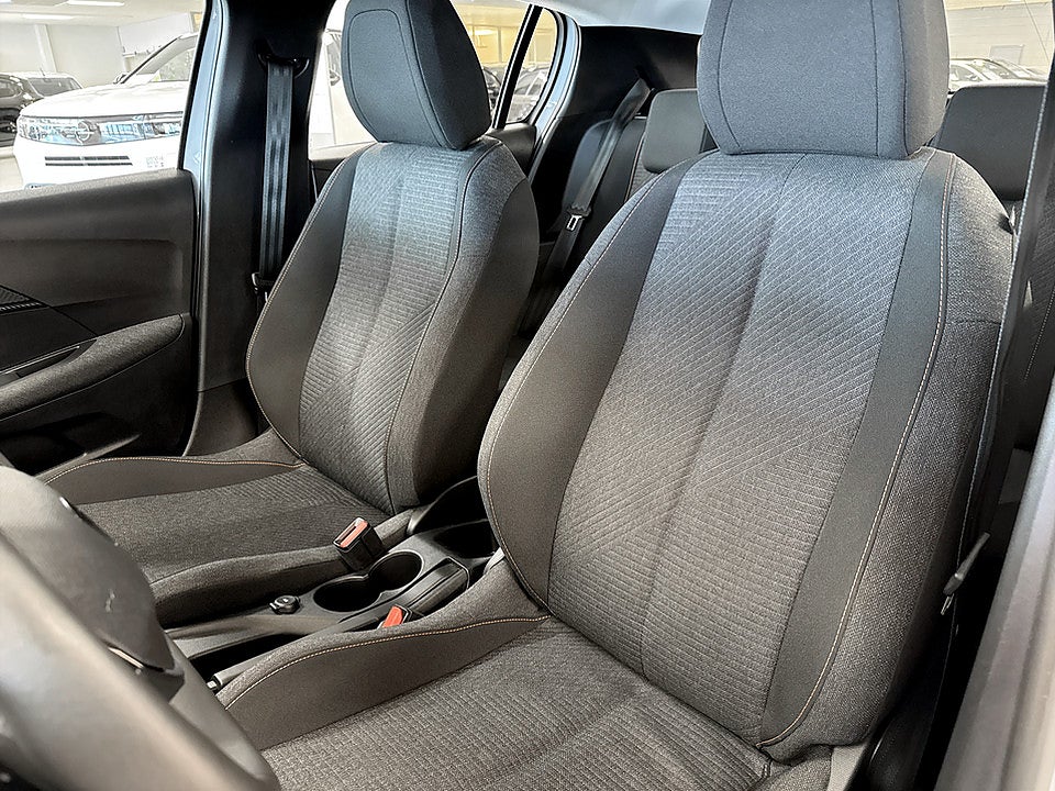 Bild på Peugeot 208 Style Hybrid 100hk Aut CARPLAY BACKSENSORER