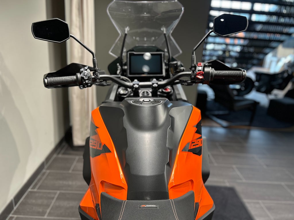 KTM 1290 Super Adventure S / Tech pack / 3 väskor / Endast 1302 mil!