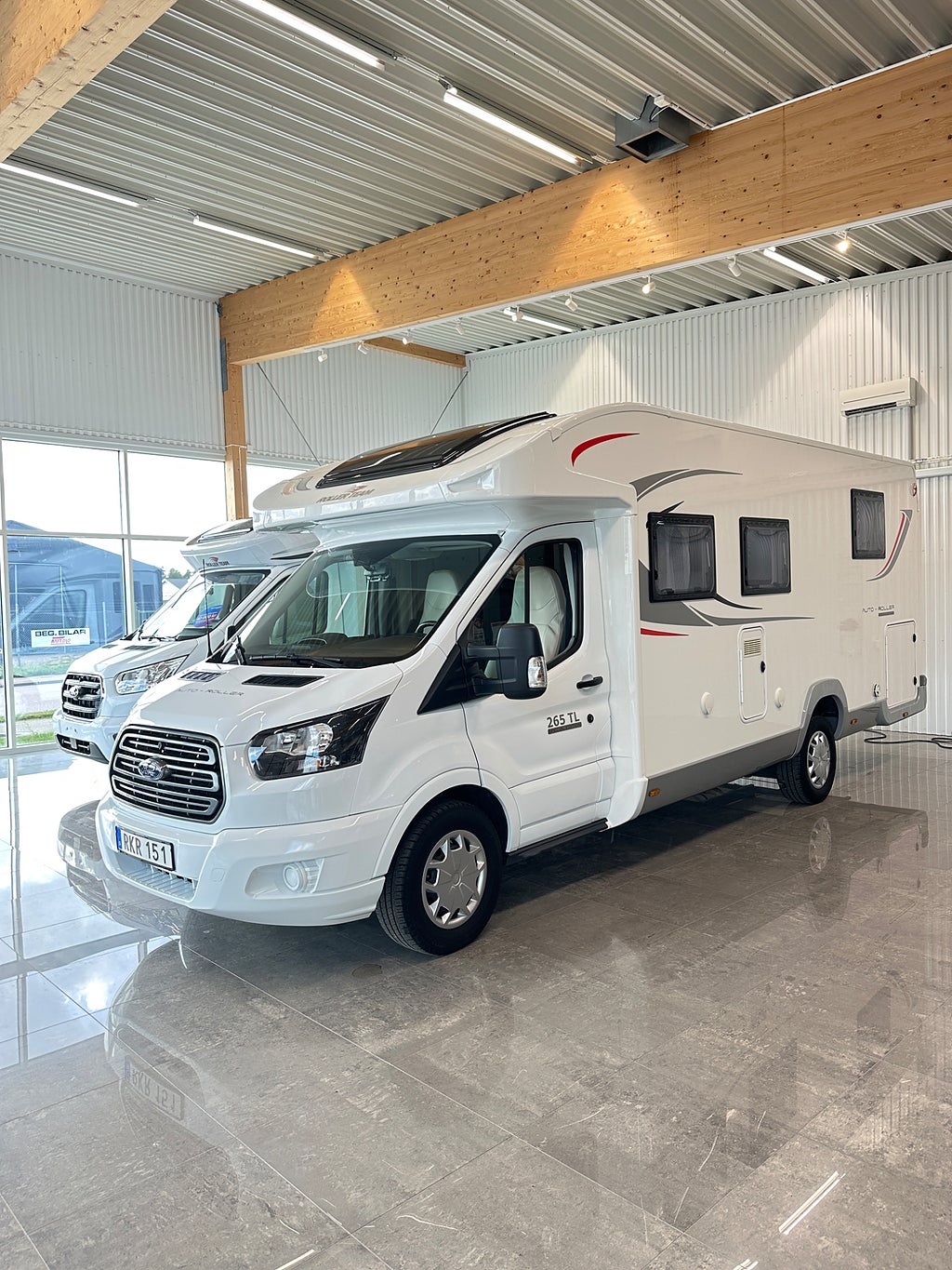 Roller Team Kronos 265 TL Dubbelsäng Taksäng 5 platser 