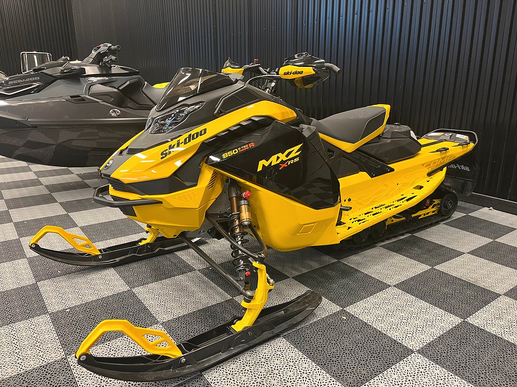 Ski-Doo MXZ XRS Competition 850 Turbo R -24 *Kampanj* 