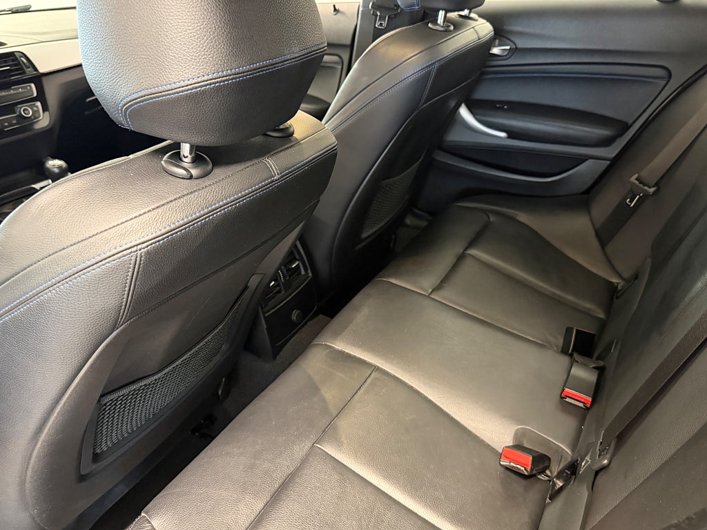 BMW 118I 5-dörrars M Sport S+V Hjul Skinn Ränta 4,95% thumbnail