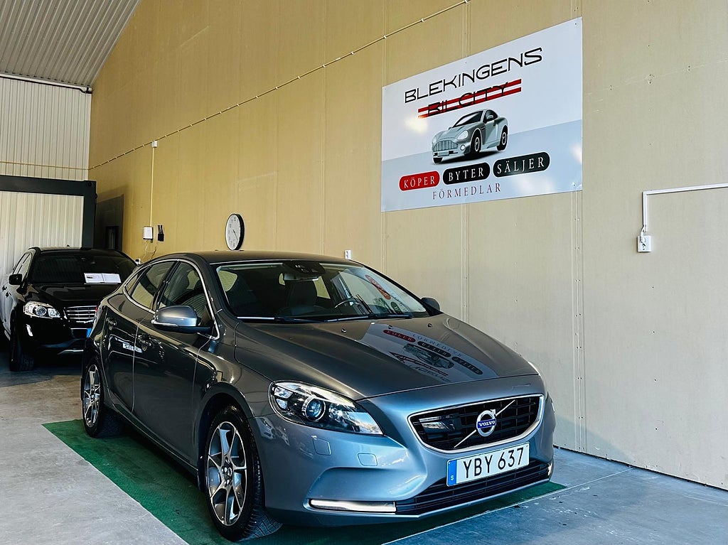 Volvo V40 D3 Momentum Euro 6 Dragkrok Navi