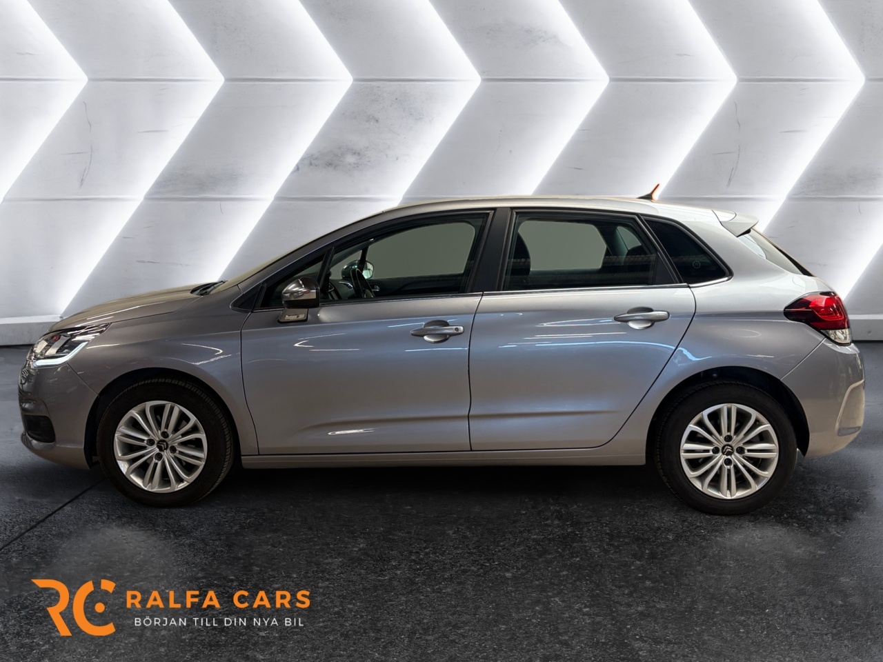 Citroen C4 2016, photo 3/45