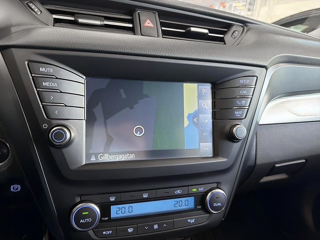 Toyota Avensis 2018 - miniatyr 15