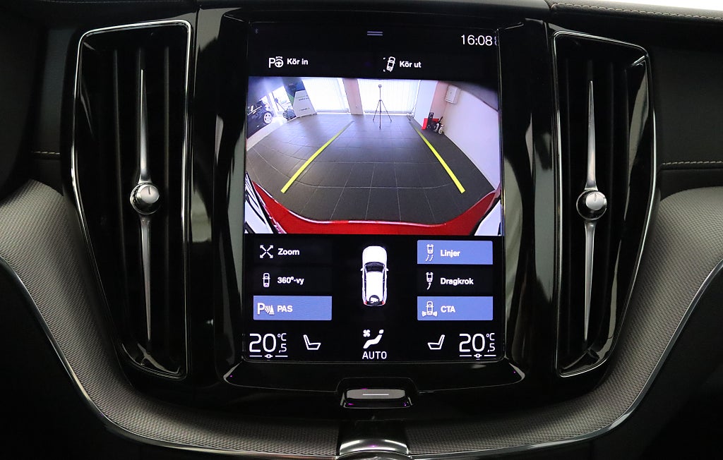 Volvo XC60 B5 AWD R-Design Pano B&W B-kamera HuD Drag