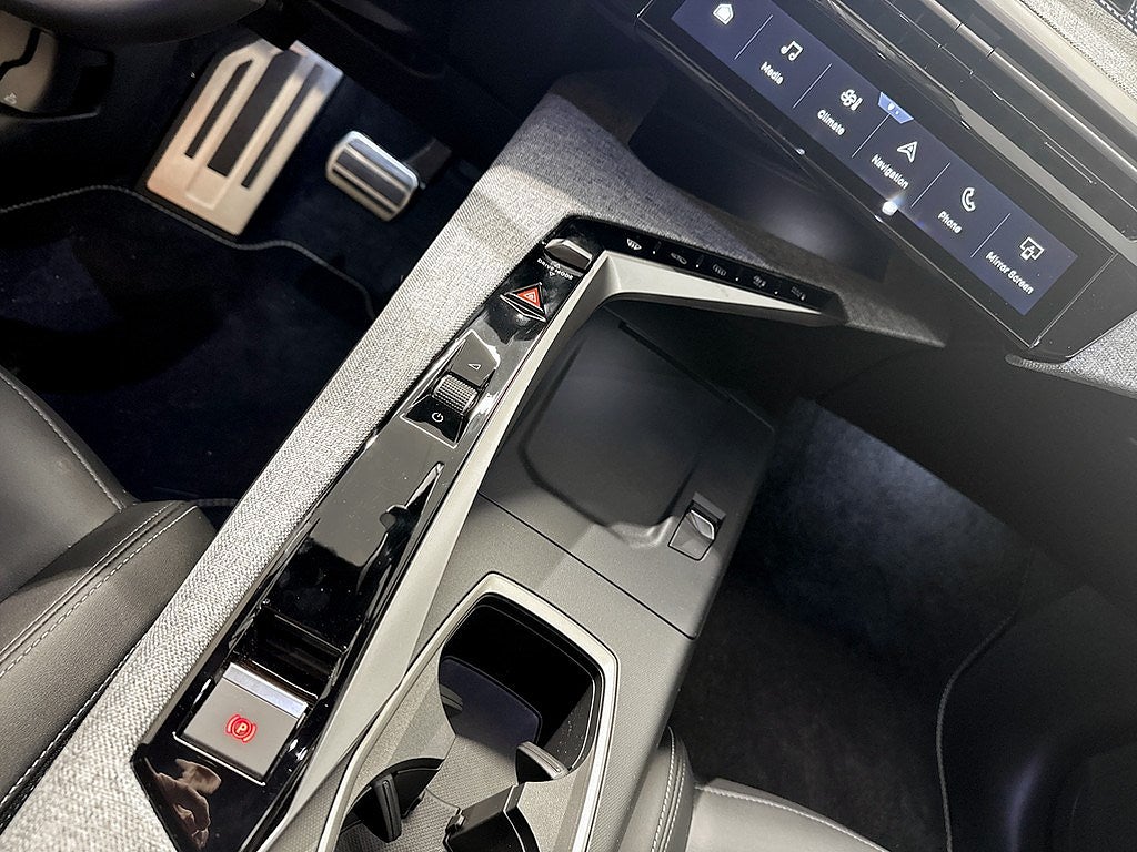 Bild på Peugeot 5008 GT Hybrid 145hk Aut - NYA VINTERHJUL INGÅR!