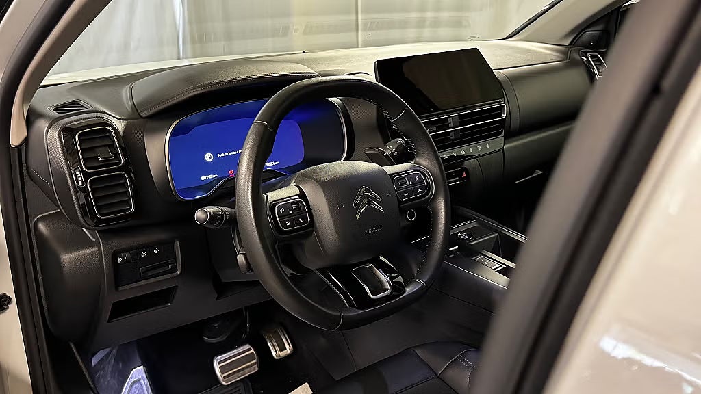 Citroën C5 Aircross 1.2 PT 131hk Aut Pano Navi Kamera Dragkrok Ny kamrem bild 17