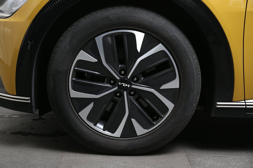Kia EV6 77.4 kWh 325hk AWD Läder 360°-kamera Drag Leasbar 2023