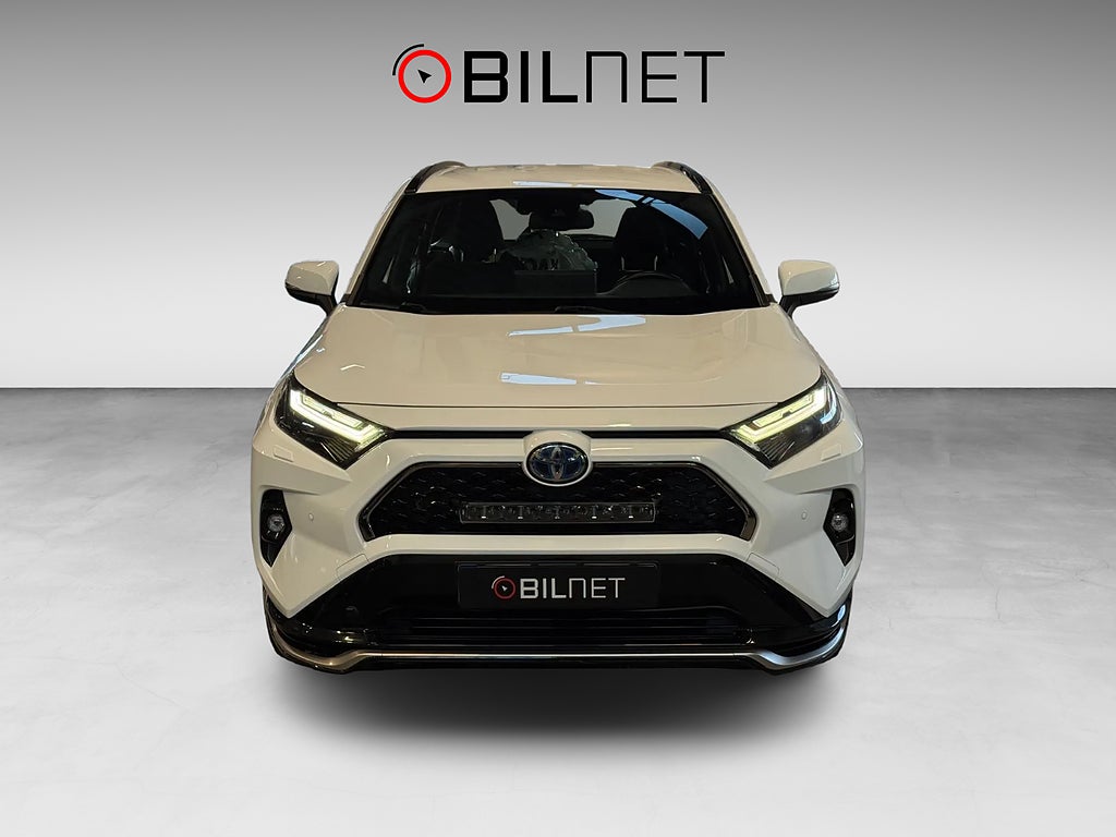 Toyota RAV4 Plug-in Hybrid E-CVT Active Sv-Såld Drag Backkamera LED