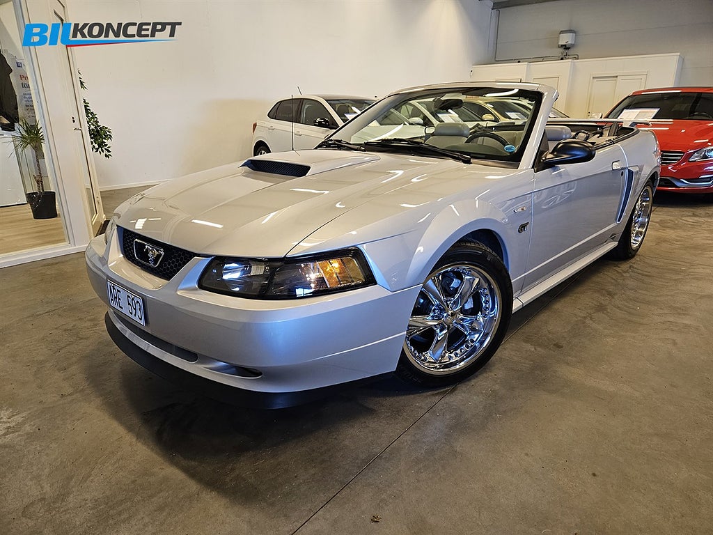 Ford Mustang GT 4.6 V8 Convertible  " UNIK "