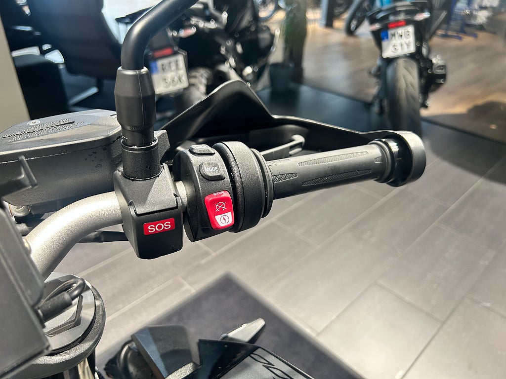 BMW F900R 3,45%/Akrapovic/Väskor/Samtliga paket