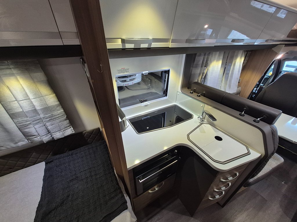 Adria Coral Plus 670 SLT /Cinderella/Solcell/AC bodel/Automat - Adria