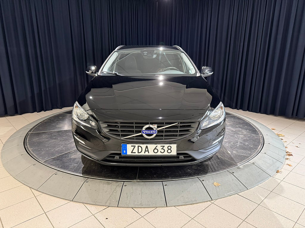 Volvo V60 2018 - miniatyr 2