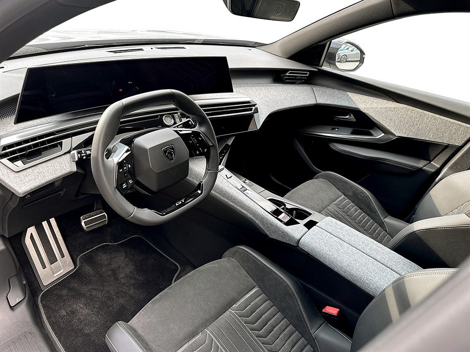 Bild på Peugeot E-3008 GT 214hk Aut - DEMO