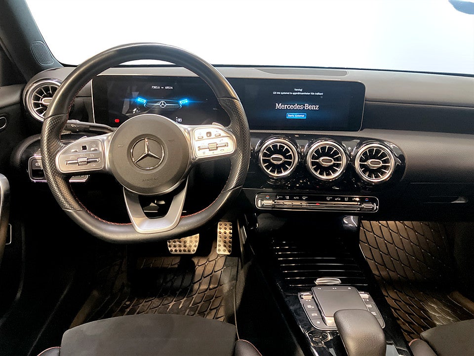 Bild på Mercedes-Benz A200 AMG PREMIUM NIGHT PACK 163hk Aut B-KAMERA CARPLAY